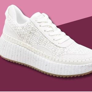 Universal Thread Women's Textured White Sneakers
